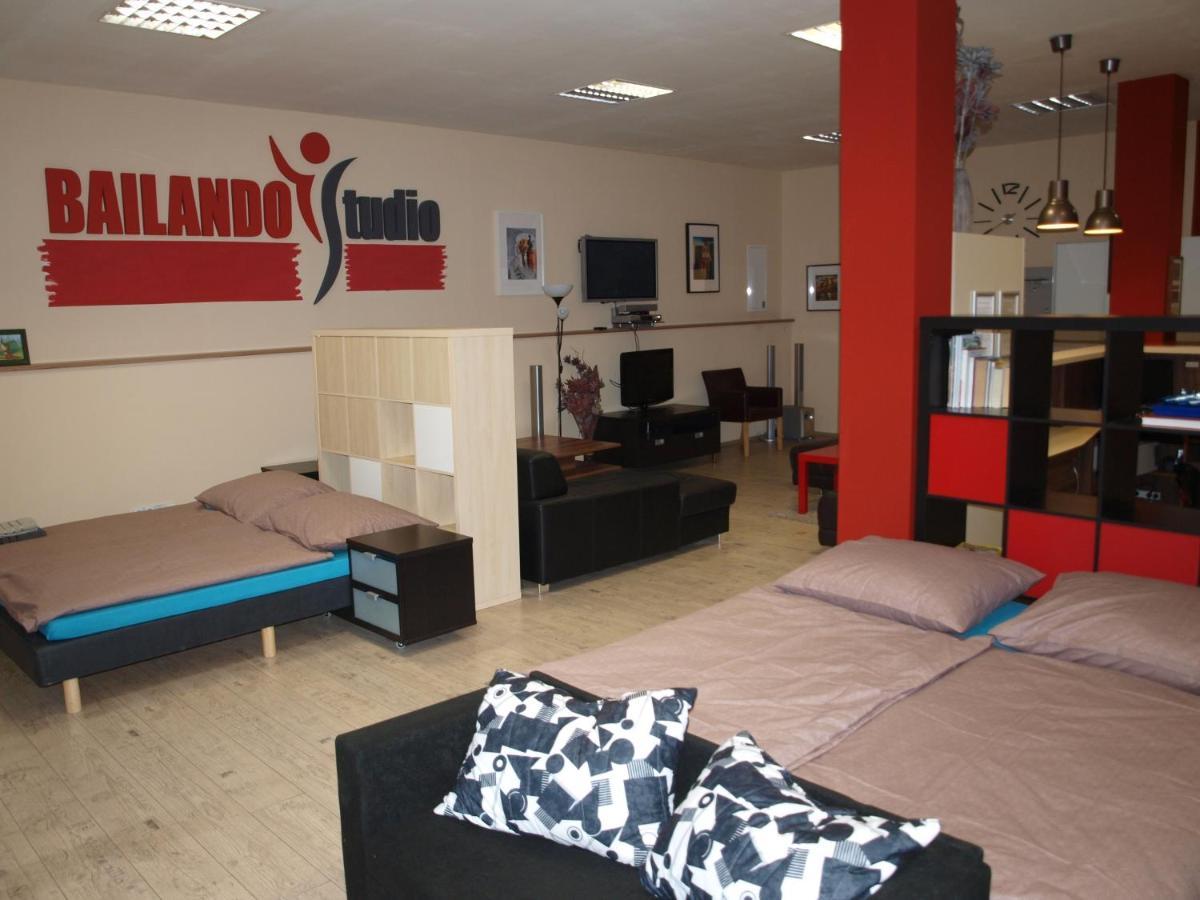 Bailando Studio Neratovice Zewnętrze zdjęcie